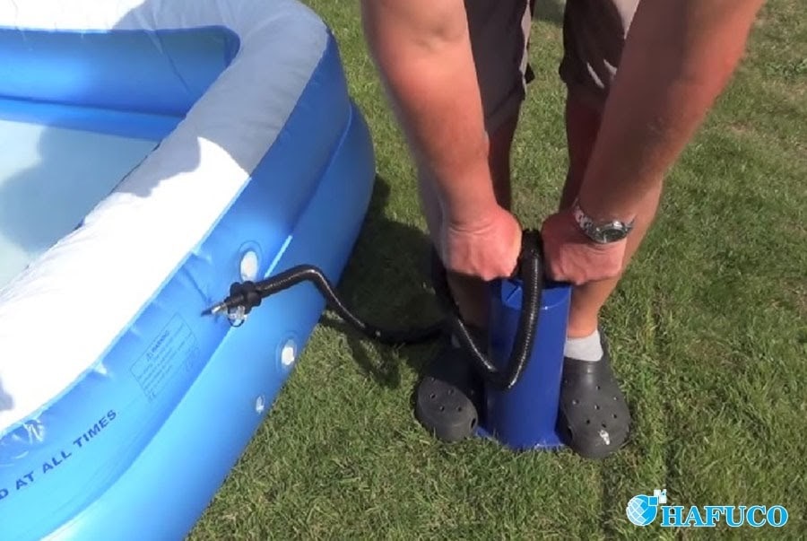 Cách bơm bể bơi bằng bơm chuyên dụng