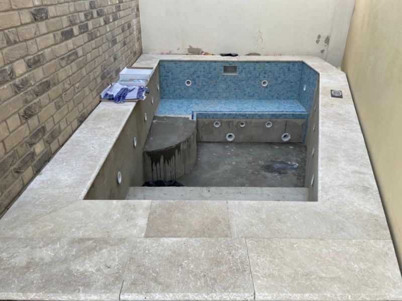 thi công bể sục jacuzzi