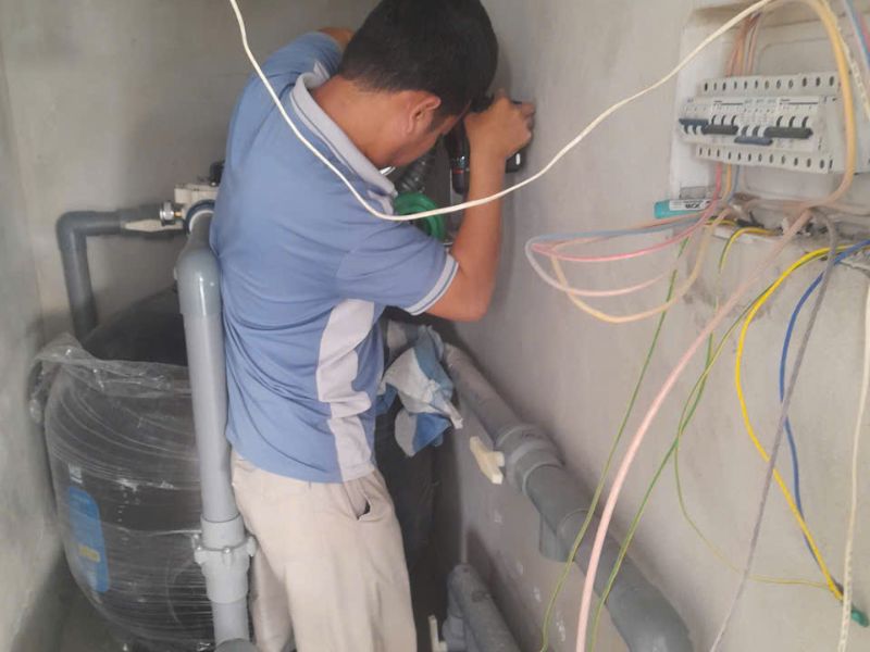 Hafuco gấp rút hoàn thiện lắp đặt phòng máy cho công trình bể bơi anh Dũng tại Nghệ An