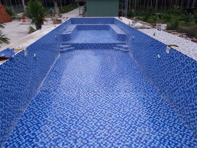 Hafuco bàn giao công trình thi công bể bơi cho anh Hoàng tại Bình Dương