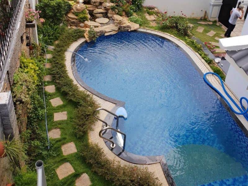 Hafuco bàn giao công trình thi công bể bơi cho chị Hà tại khu biệt thự Thanh Xuân 12