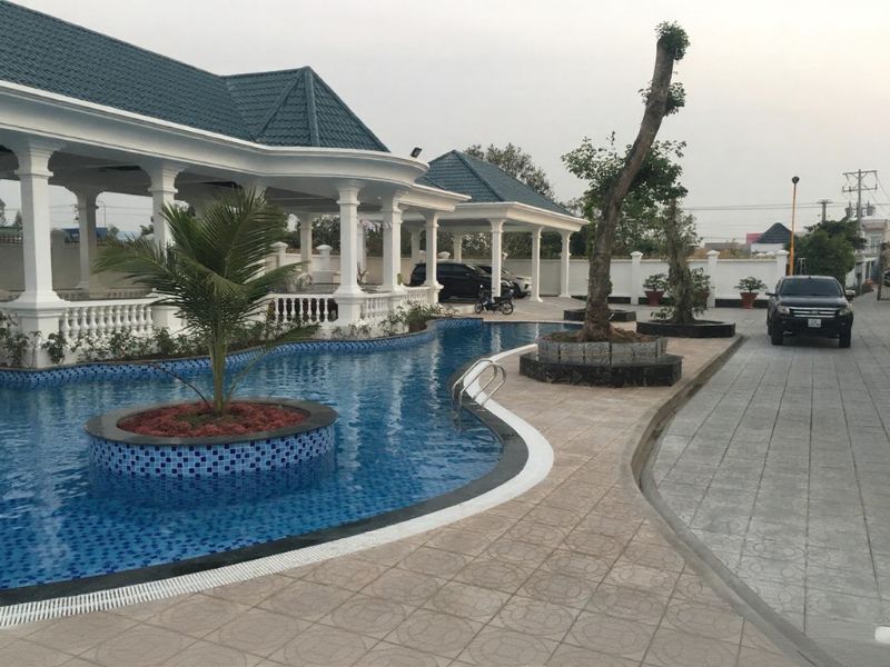 Hafuco bàn giao công trình thi công bể bơi cho anh Chánh tại Đồng Tháp