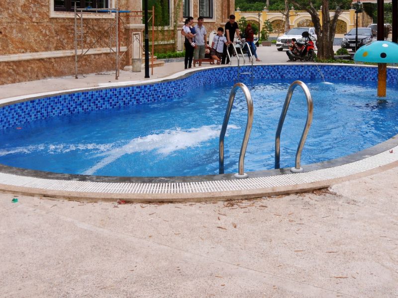 Hafuco bàn giao công trình thi công bể bơi cho anh Hoàng tại Bình Phương, Bình Phước